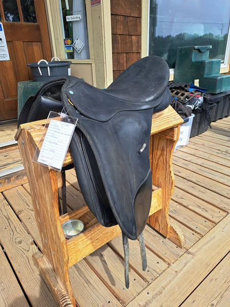 17" Wintec Pro Dressage Saddle