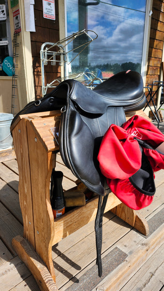 17.5" Equipe EK26 Monoflap Jumping Saddle