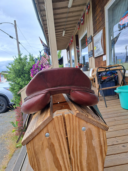 18" Stubben Ascend Jumping Saddle