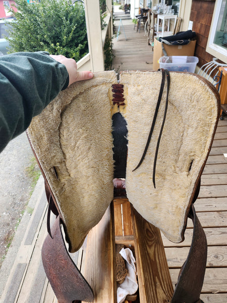 15.5" Hereford Equitation Saddle