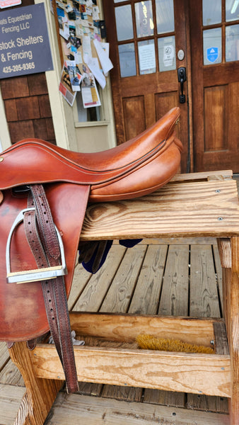 17" Bates Elevation H Close Contact Jumping Saddle