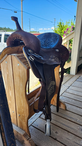 14.5" Double J Pozzi Wide Barrel Saddle
