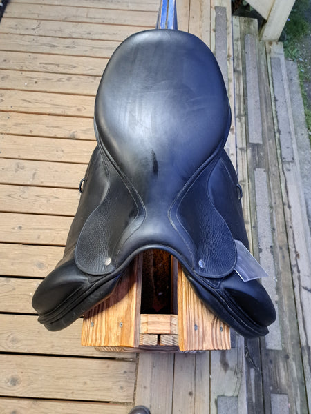 18" CWD SE24 Monoflap Dressage Saddle