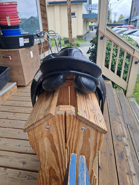 17" Courbette Aristokrat Dressage Saddle