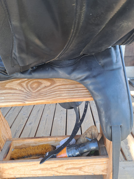 17.5" Custom Saddlery Advantage R Monoflap Dressage Saddle
