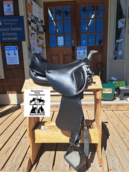 Ghost Quilty Treeless Saddle