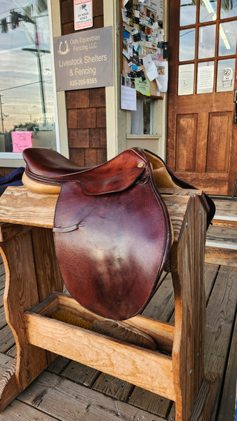 16.5" Collegiate Art Close Contact Saddle