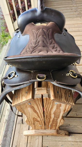 16.5" Lami-Cell by Wintec Synthetic Western Saddle