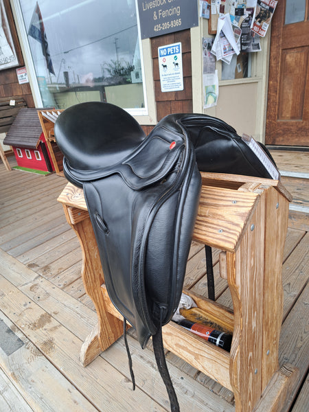17" Hastilow Concept Dressage Saddle