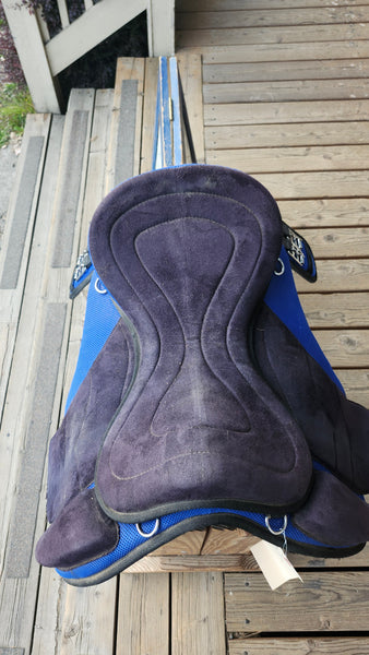 17" Tough 1 Treeless Endurance Saddle (#2)