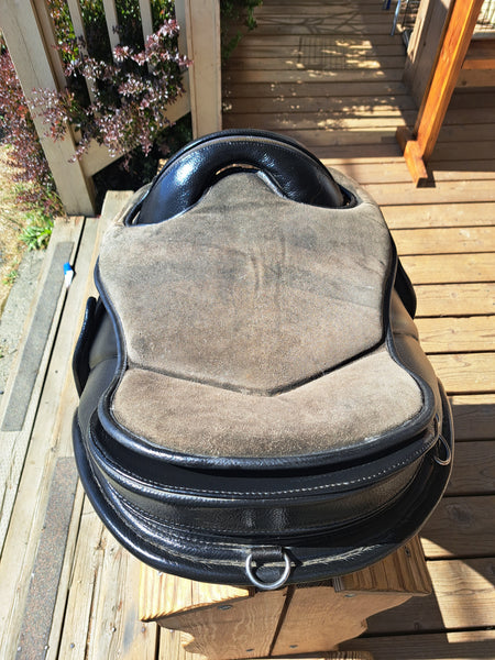 17" Hilason Treeless Endurance Saddle