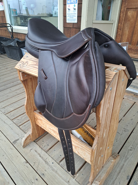 17.5" Intrepid Pro-Trainer Close Contact Saddle