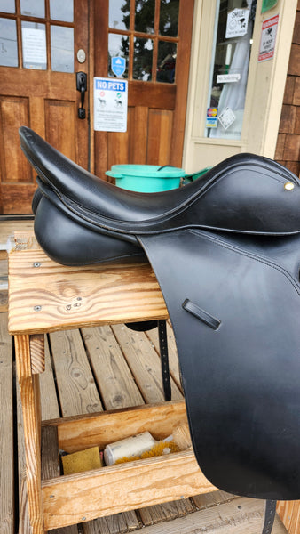 17" Carlyle Dressage Saddle