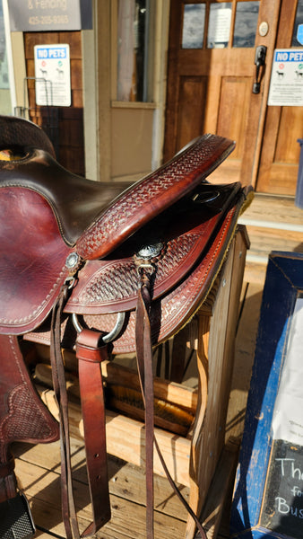 16" Crates Lightweight Round Skirt Trail Saddle