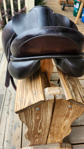 17" Hulsebos WB4 Dressage Saddle