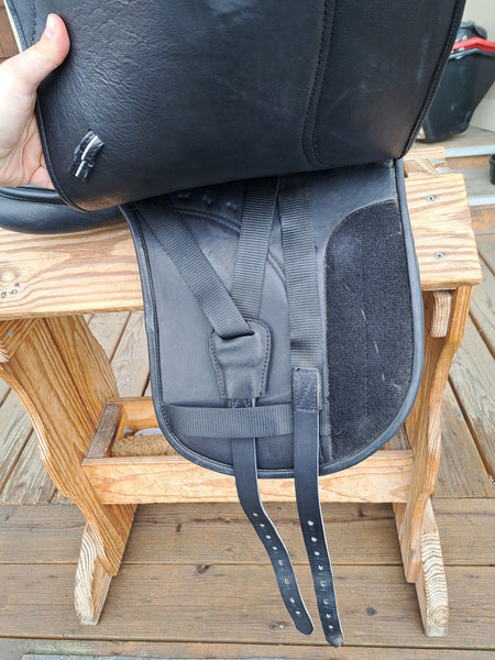 16-17" Easy Trek Classic Dressage Saddle