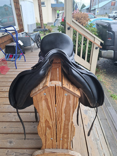 17" Hastilow Concept Dressage Saddle