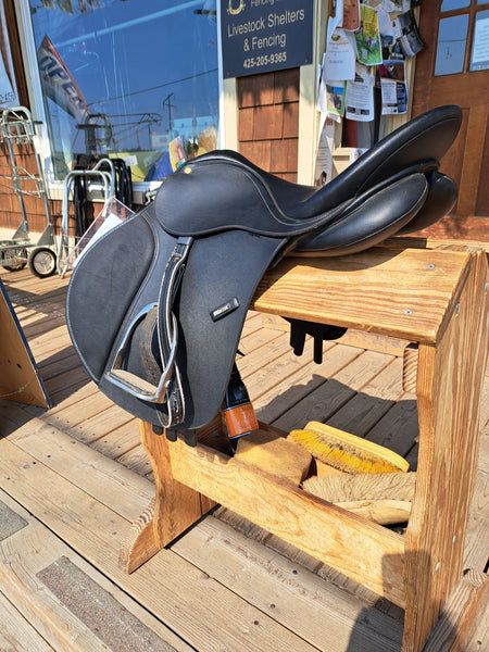 16.5" Wintec All Purpose English Saddle