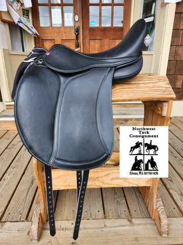 17" Edix Tudor Dressage Saddle