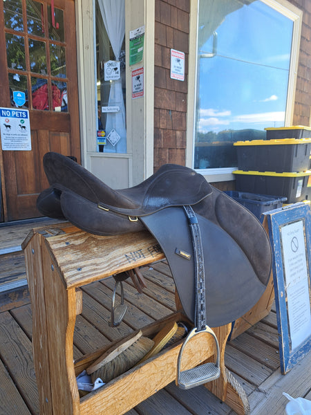17.5" Wintec All Purpose English Saddle