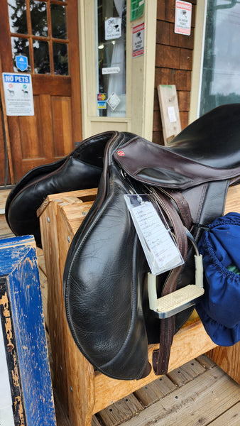18" Courbette Vision Extra Jumping Saddle