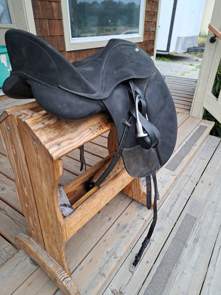 18" Wintec Isabell Werth Dressage Saddle