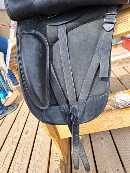17" Wintec Pro Dressage Saddle