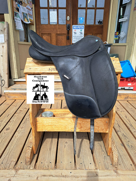 17" Wintec Pro Dressage Saddle