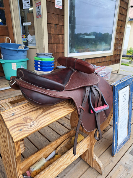F.R.A. Leadline Saddle