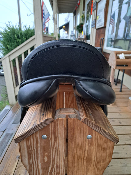 18" Cliff Barnsby Dressage Saddle