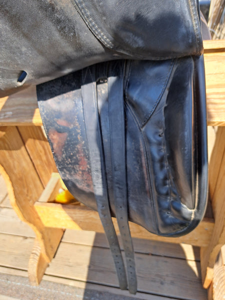 17" Karl Niedersuss Sattlemeister Dressage Saddle