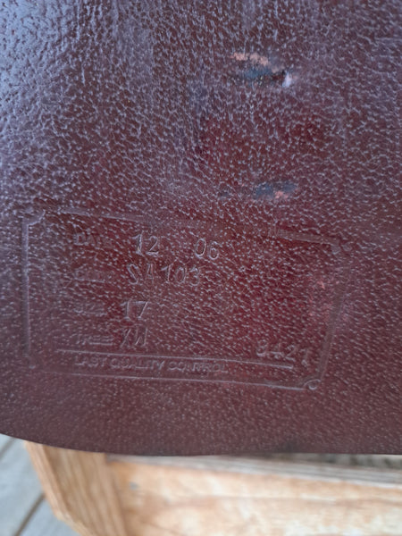 17" St. Lourdes Close Contact Saddle