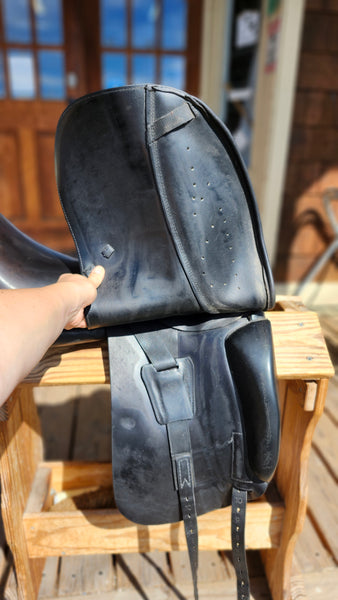 18" Prestige D1 Dressage Saddle