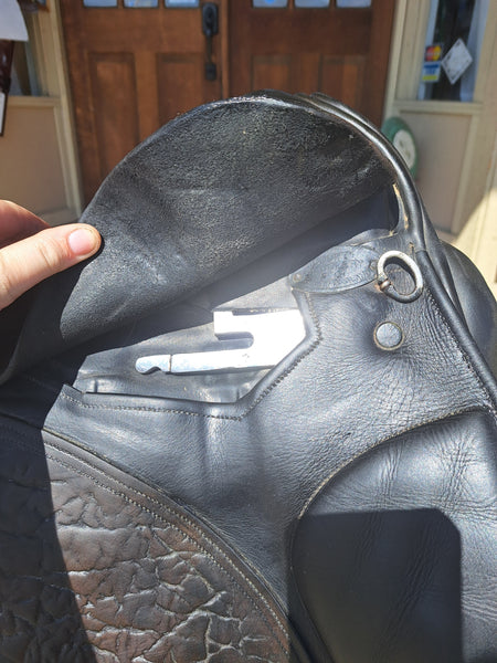 18" County Saddlery Connection Dressage Saddle