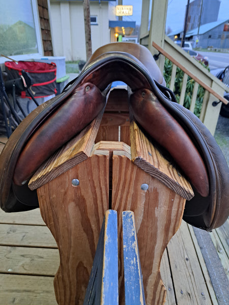 ON TRIAL 17" Patric Sellerie Close Contact Saddle