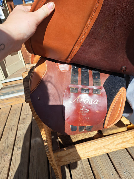 17.5" Courbette Arosa Close Contact Saddle