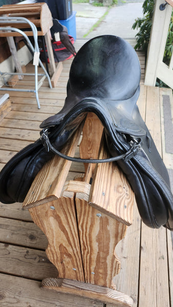 18" Stubben Scandica Dressage Saddle