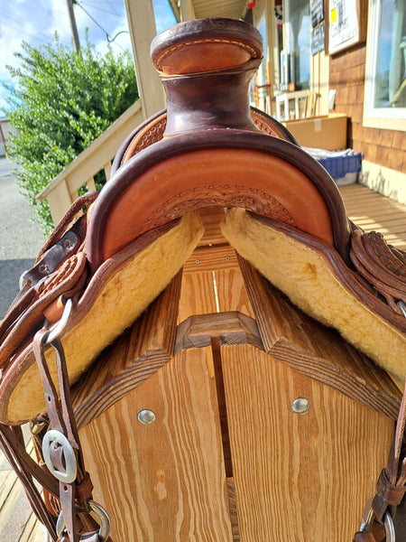 Mark Plumly custom wade tree roping saddle 16" seat
