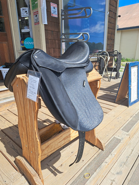 17" Wintec 500 Dressage Saddle