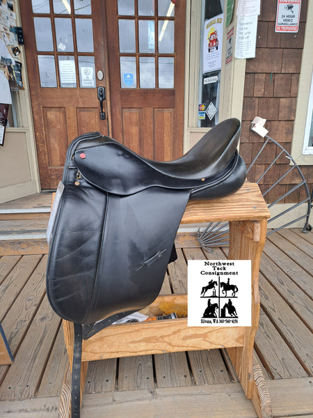 18" Albion SLK Dressage Saddle