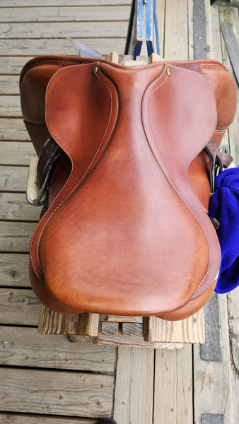 17" Bates Elevation H Close Contact Jumping Saddle