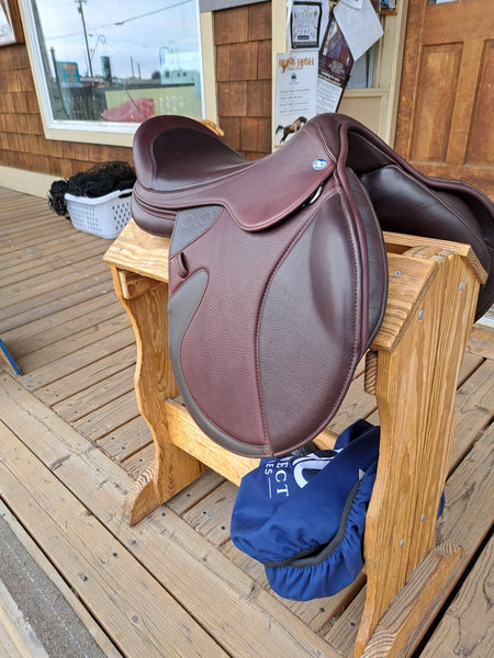17.5" Connect Saddles Rialto SB Jump Saddle