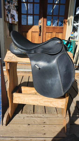 17.5" Wintec All Purpose Saddle