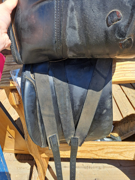 17" Collegiate Dressage saddle