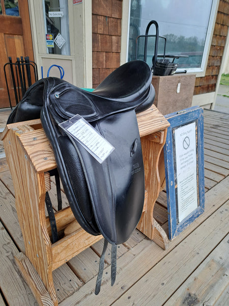 17.5" Stubben Scandica D.L. Extra Dressage Saddle