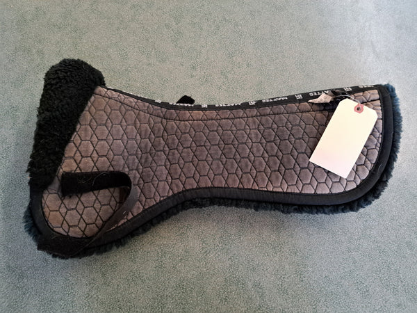 Mattes Fleece Half Pad - Large