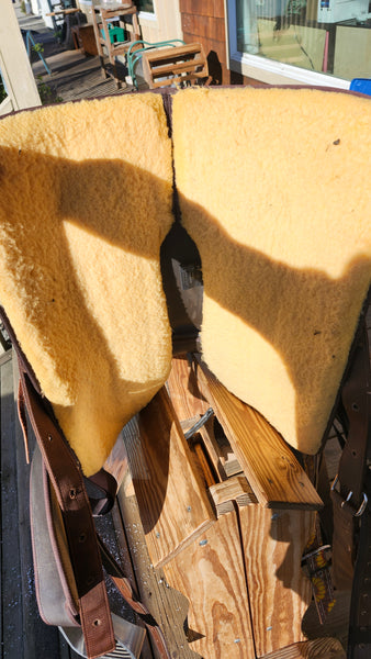 15" Wintec Synthetic Western Saddle