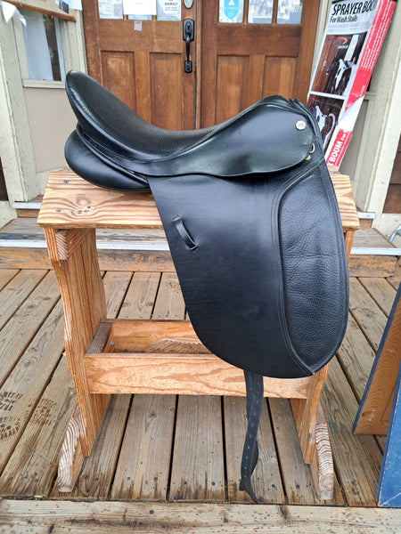 18" Cliff Barnsby Dressage Saddle