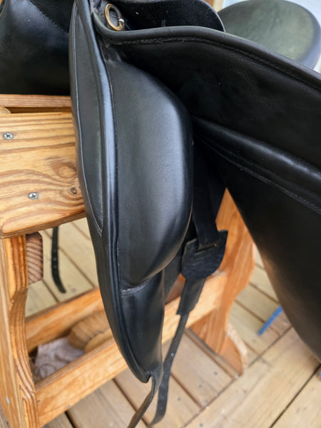 17.5" Hulsebos WB3 Dressage Saddle