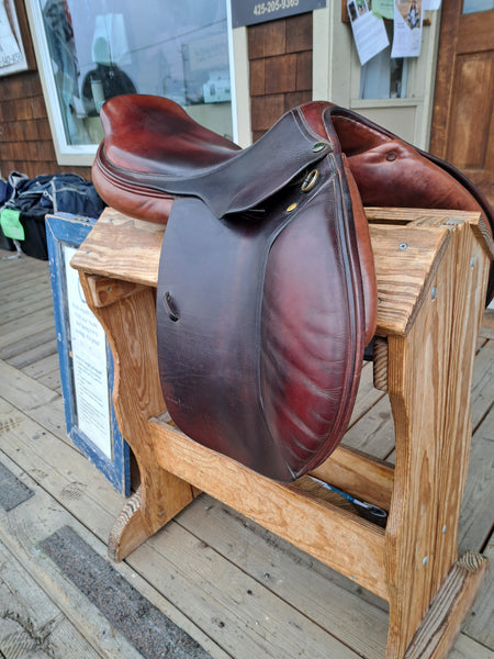 17.5" Dominus Close Contact Saddle